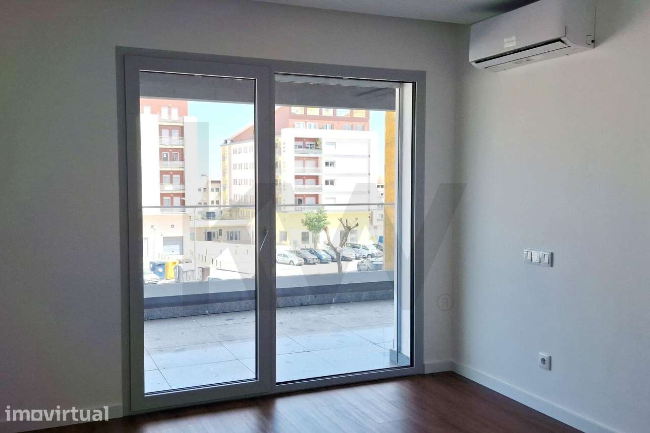 T1 | 1º piso | espaçosa varanda | box  | 315m2 | vista | Camarate | - Grande imagem: 5/17