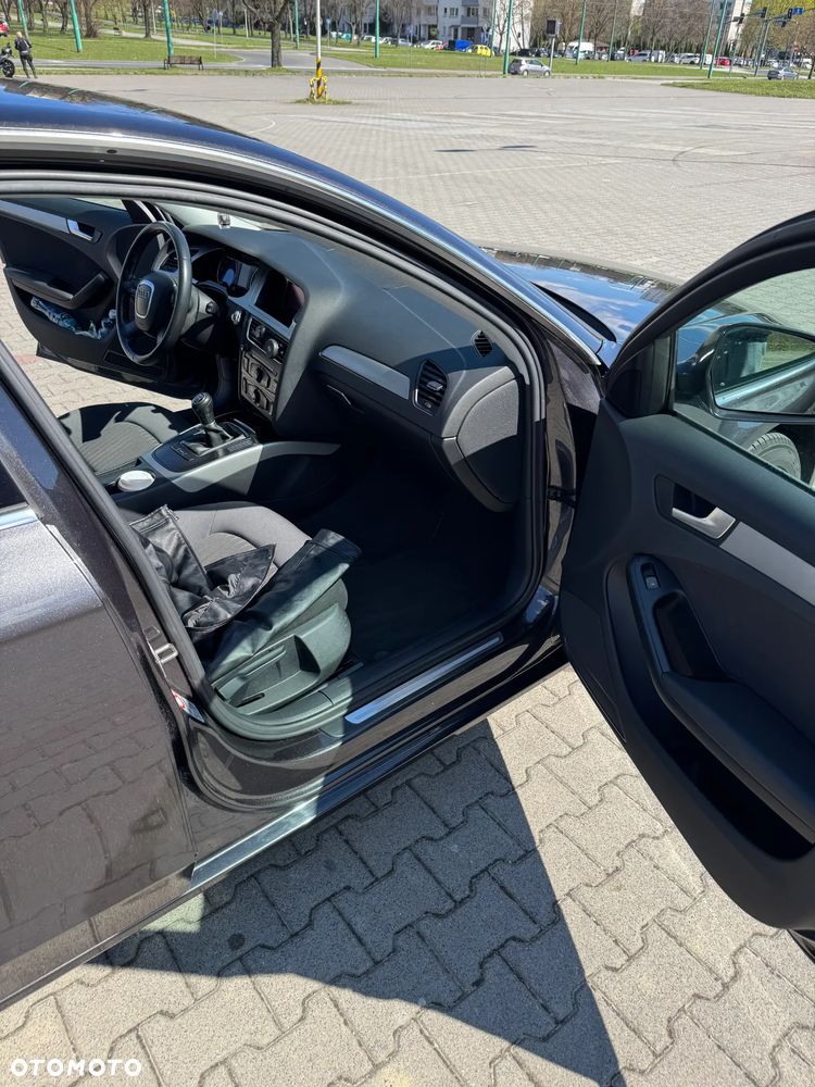 Audi A4 Limousine - 12