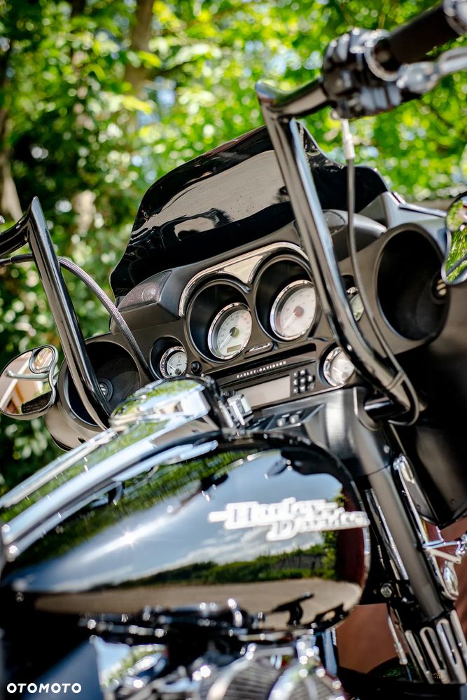 Harley-Davidson Touring Street Glide - 4