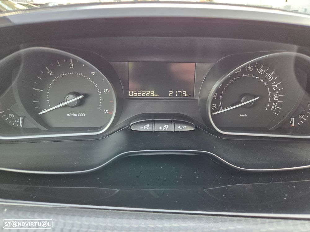 Peugeot 2008 1.5 BlueHDi Style - 16