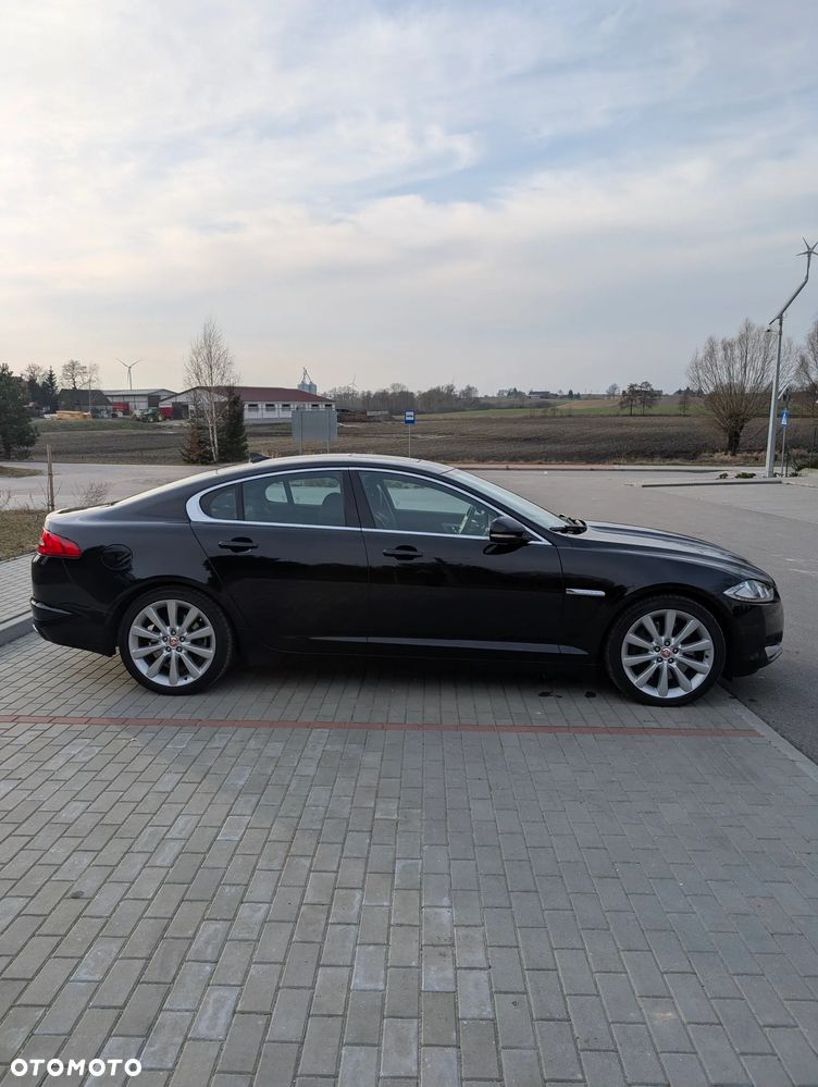 Jaguar XF 3.0 V6 D S Luxury - 4