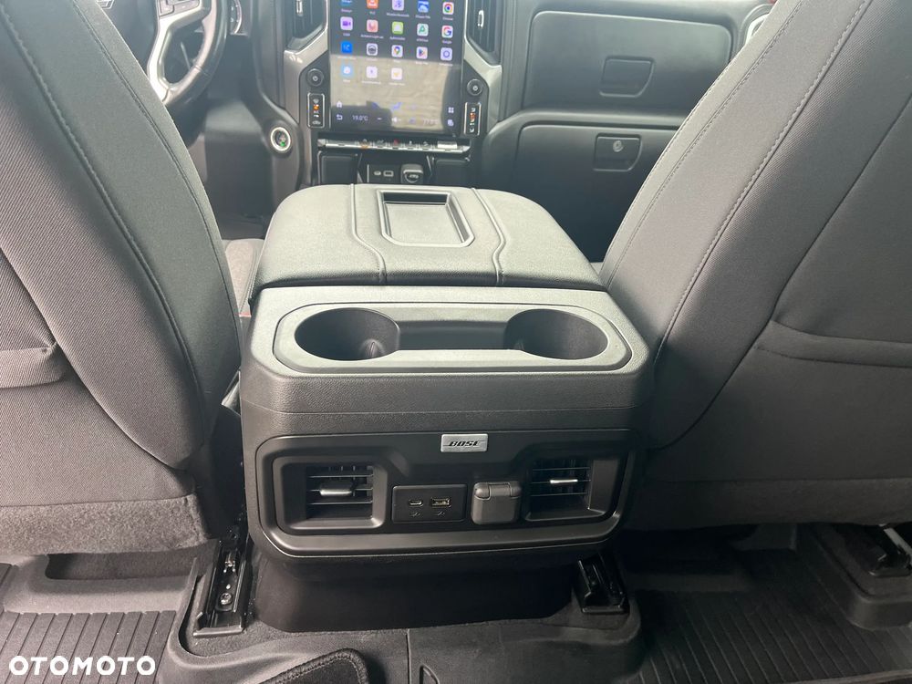 Chevrolet Silverado - 28