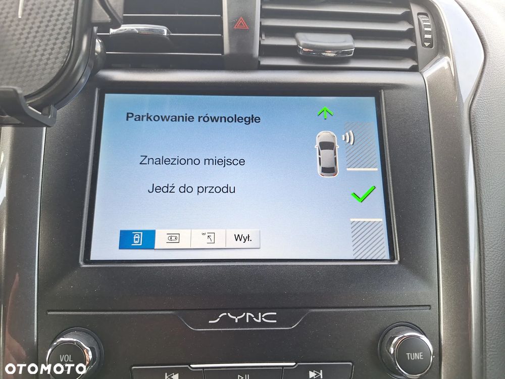 Ford Mondeo 2.0 Hybrid Titanium - 17