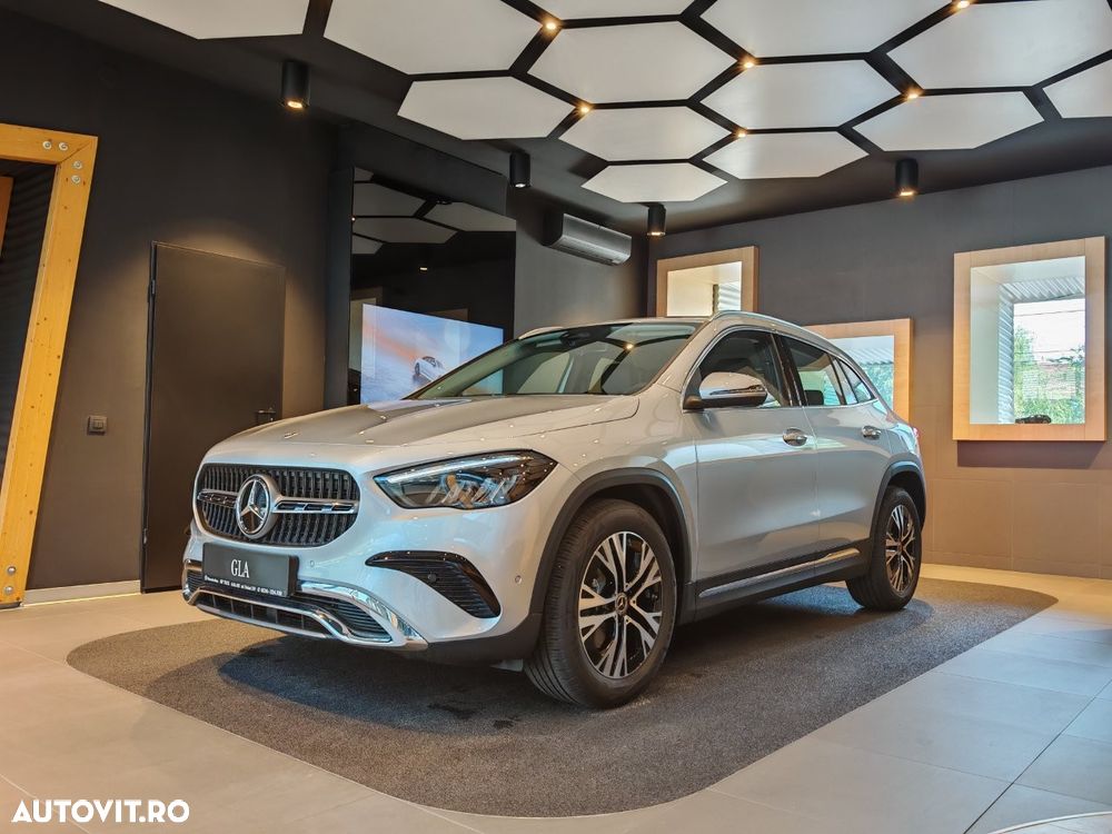 Mercedes-Benz GLA 180 MHEV - 8