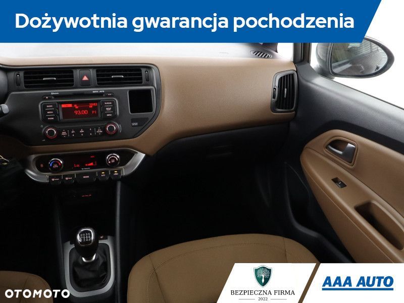 Kia Rio - 10