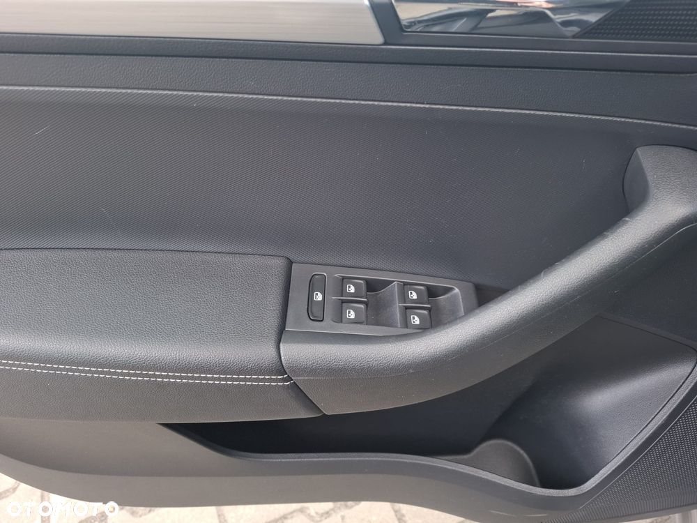 Skoda RAPID 1.0 TSI Active - 16