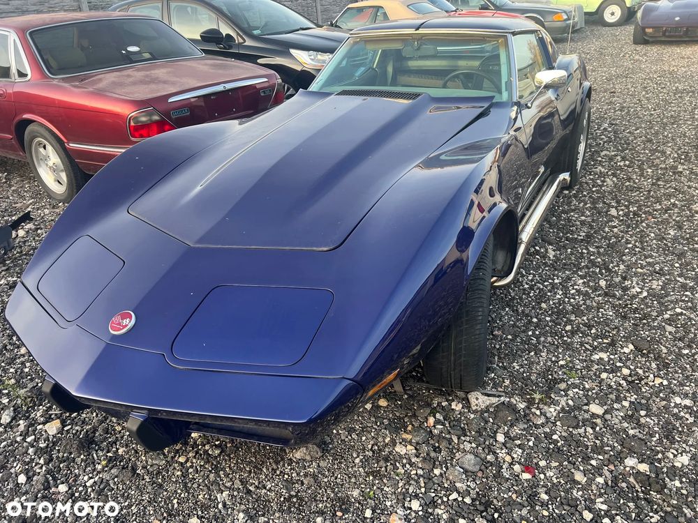 Chevrolet Corvette - 18