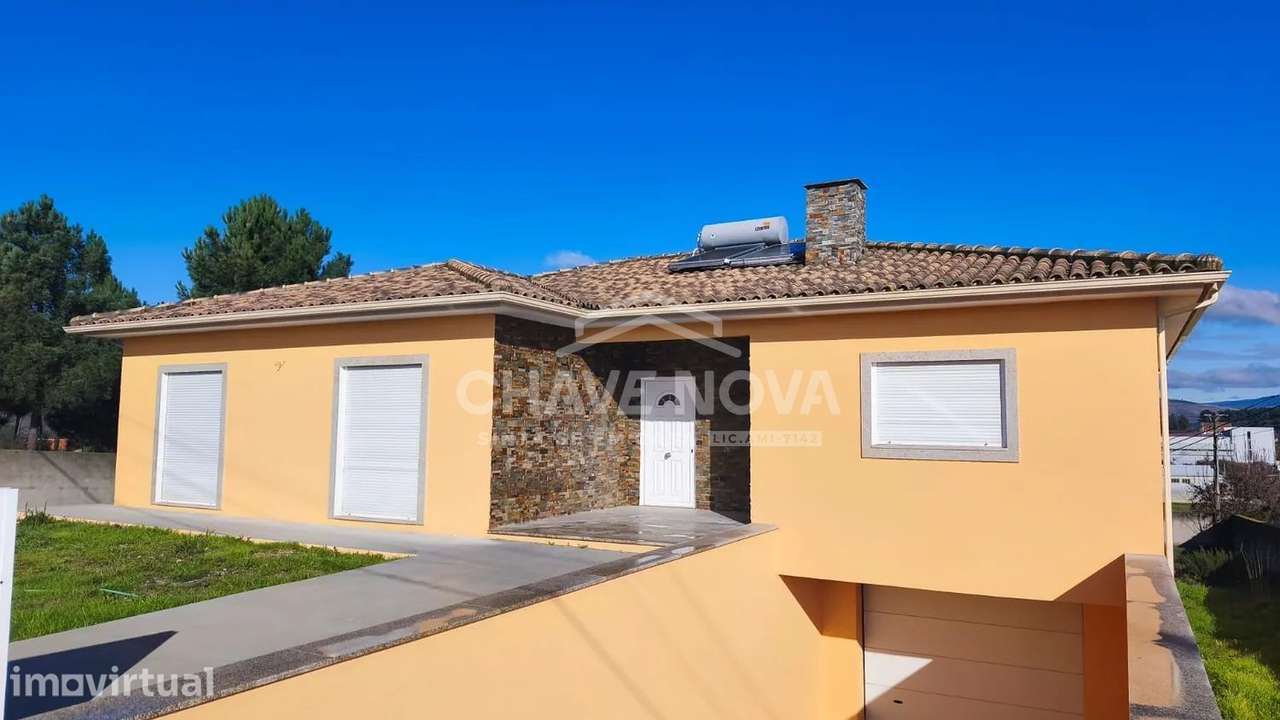 LA- MoradiaT4 térrea,  Para Venda, Em Vila Verde Da Raia - Chaves - Grande imagem: 2/14