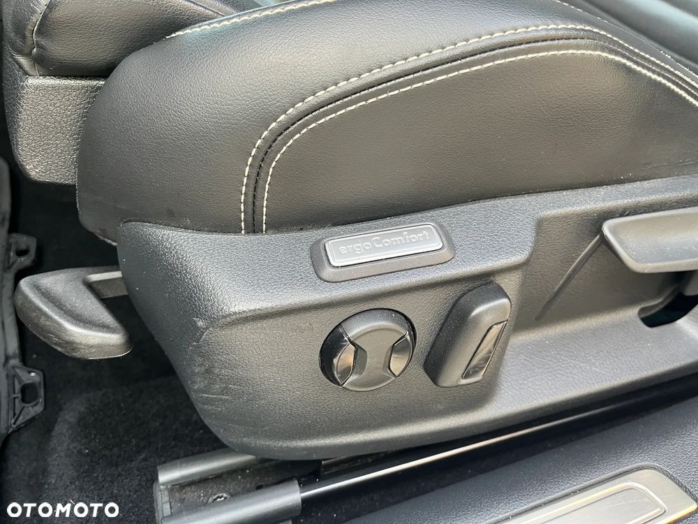 Volkswagen Passat 2.0 TSI Elegance DSG - 28