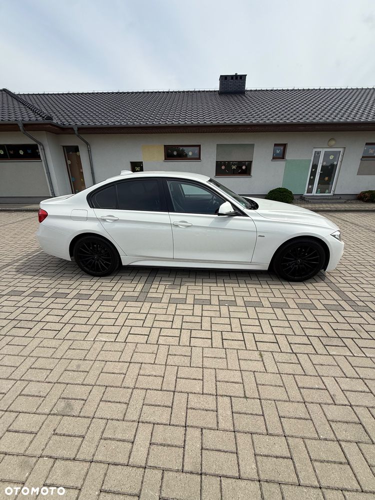 BMW Seria 3 318d Sport Line - 2