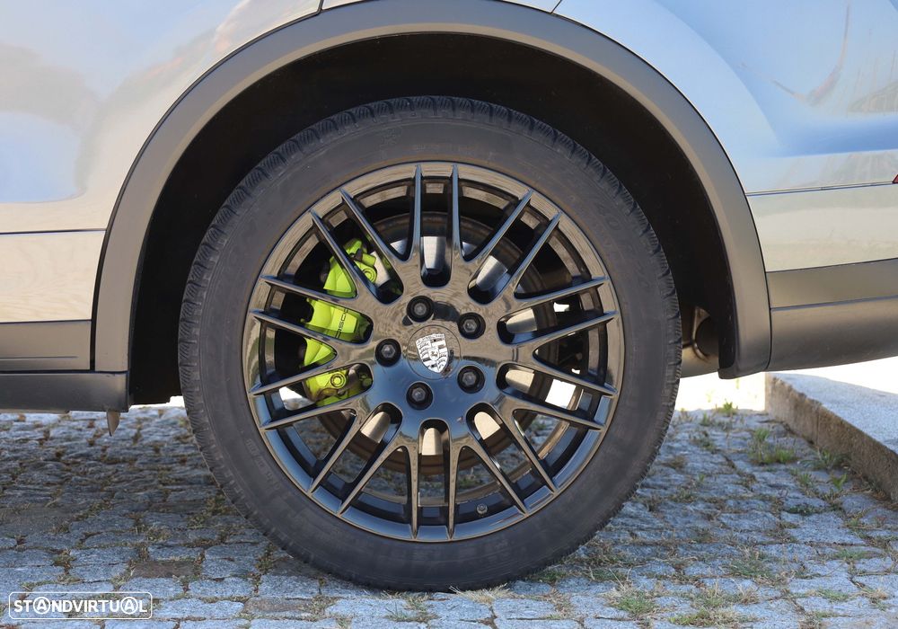 Porsche Cayenne S E-Hybrid - 12