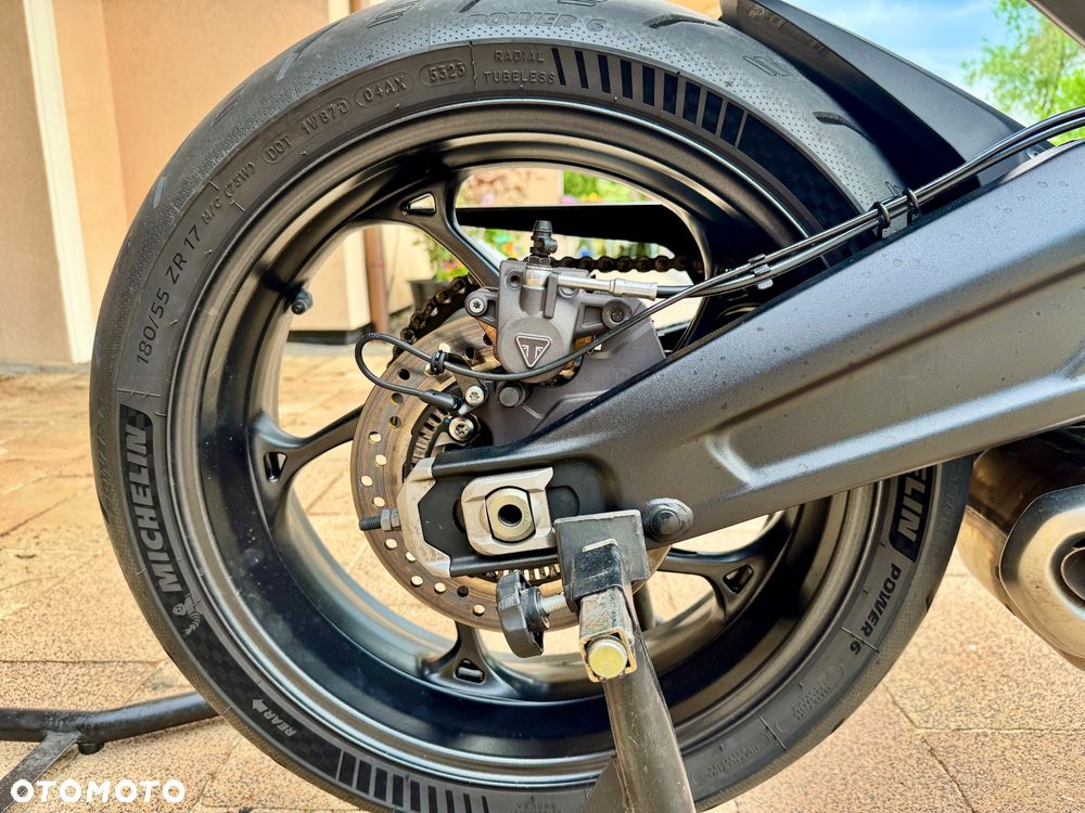 Triumph Daytona - 21