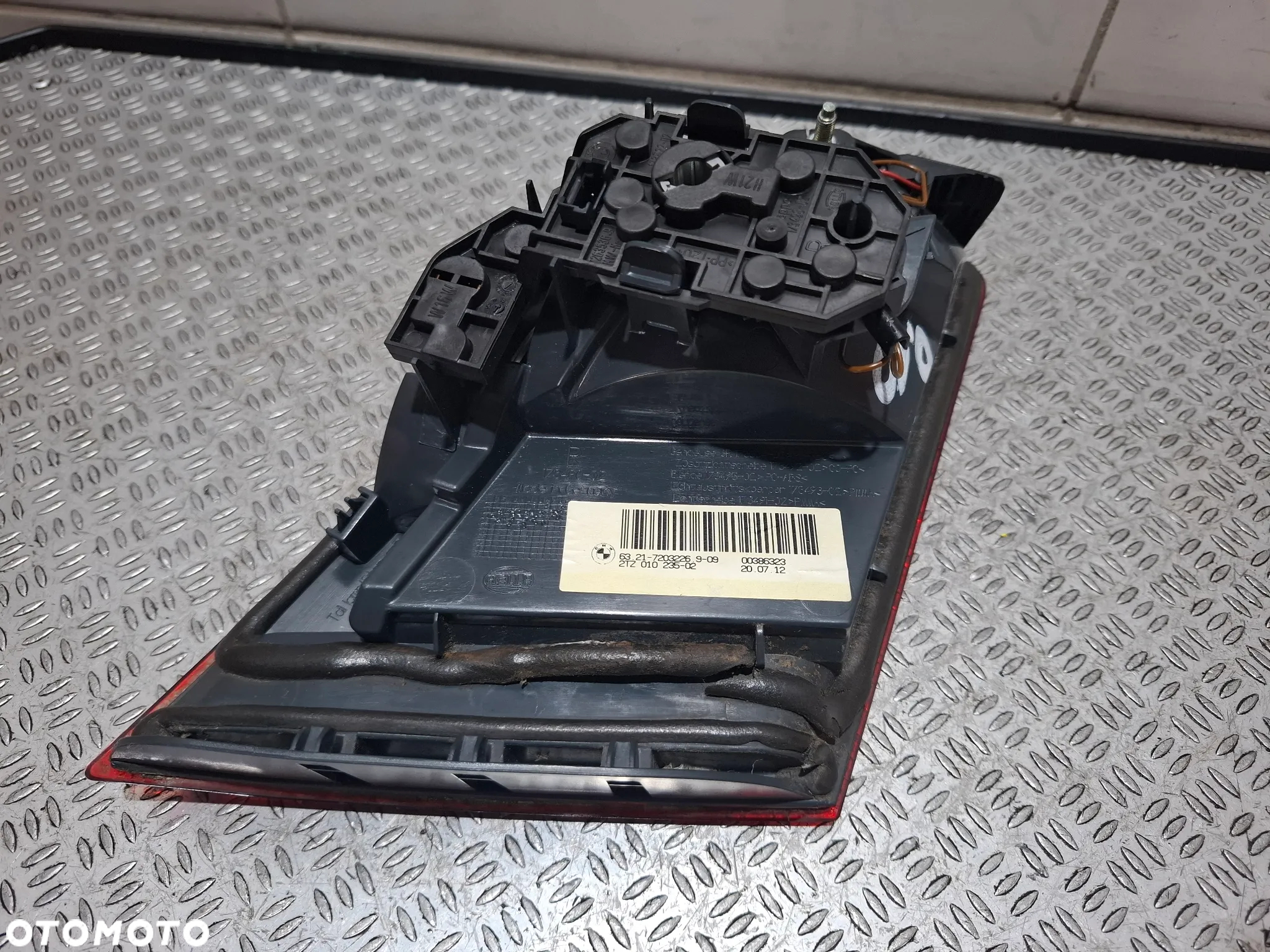 Lampa led w klape bagażnika prawy tył BMW 5 F10 2012 rok sedan przed liftem  nr 7203226 - 2