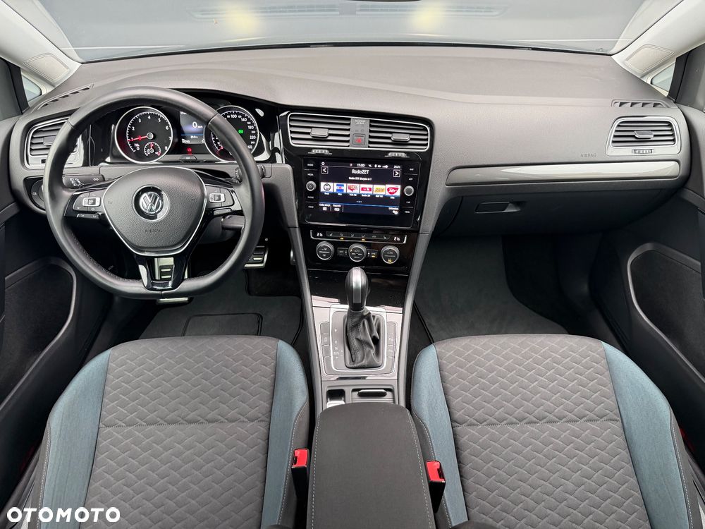 Volkswagen Golf 1.5 TSI BMT Evo IQ Drive DSG - 27
