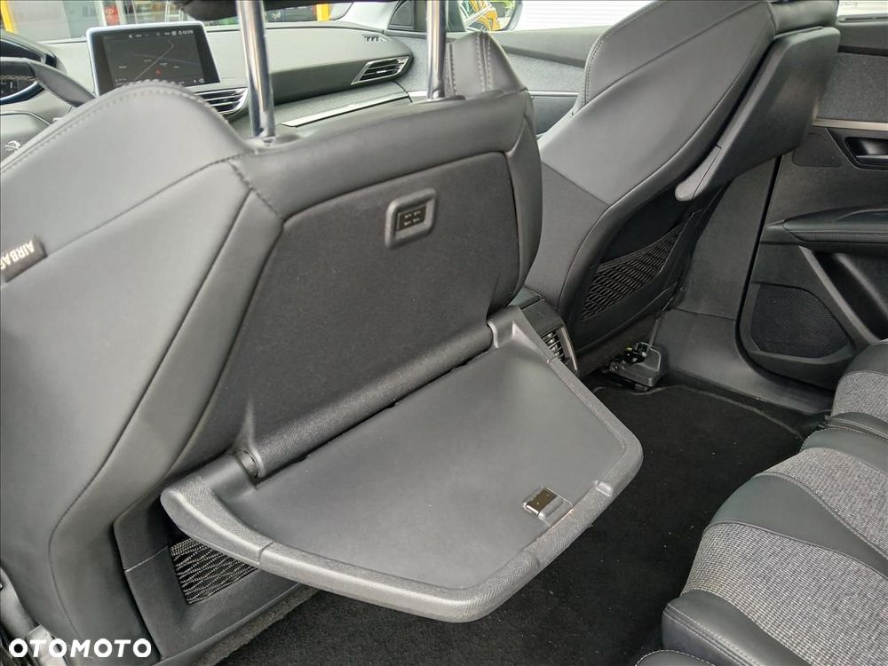 Peugeot 5008 1.6 PureTech Allure S&S EAT8 - 26