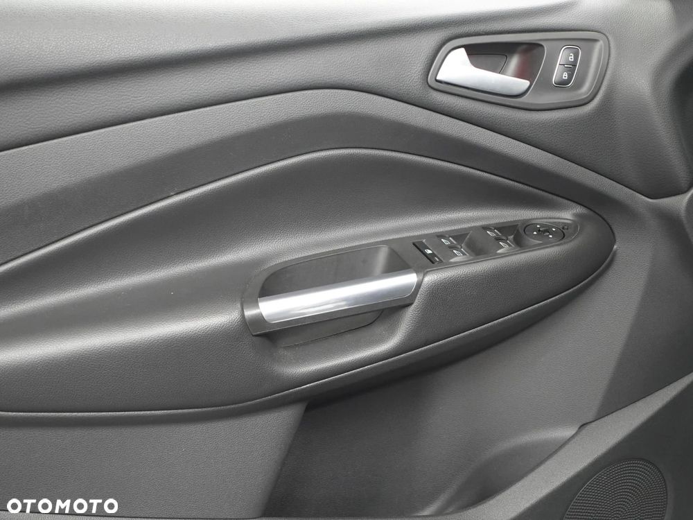 Ford Kuga - 17