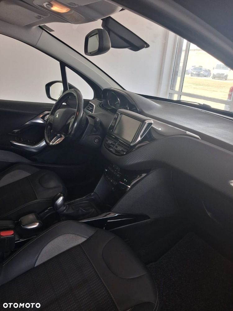 Peugeot 2008 - 12