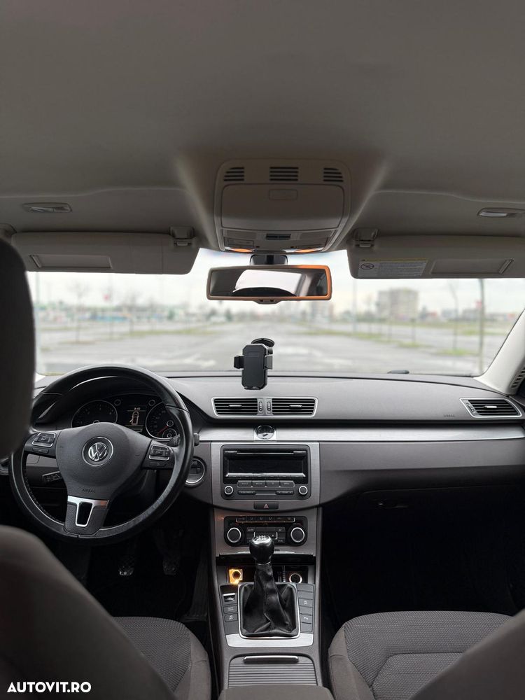 Volkswagen Passat 1.6 TDI BlueMotion Technology Comfortline - 5