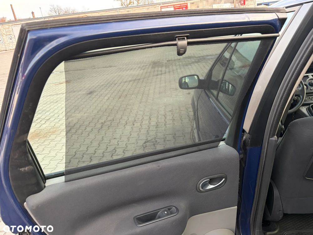 Renault Scenic 1.9 dCi FAP Avantage - 11