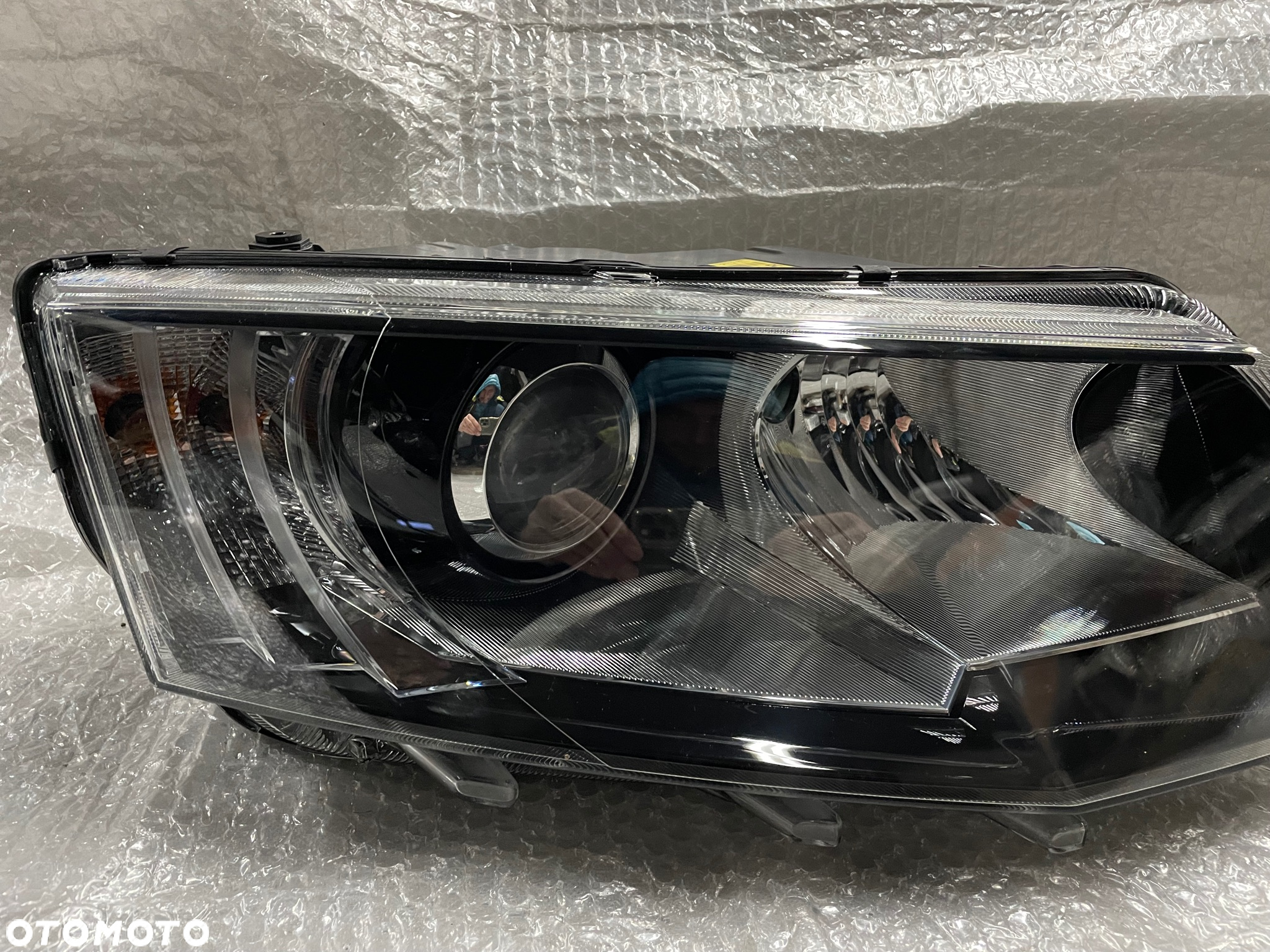 LAMPA PRAWA XENON SKODA OCTAVIA III 5E0 5E1941018A - 4