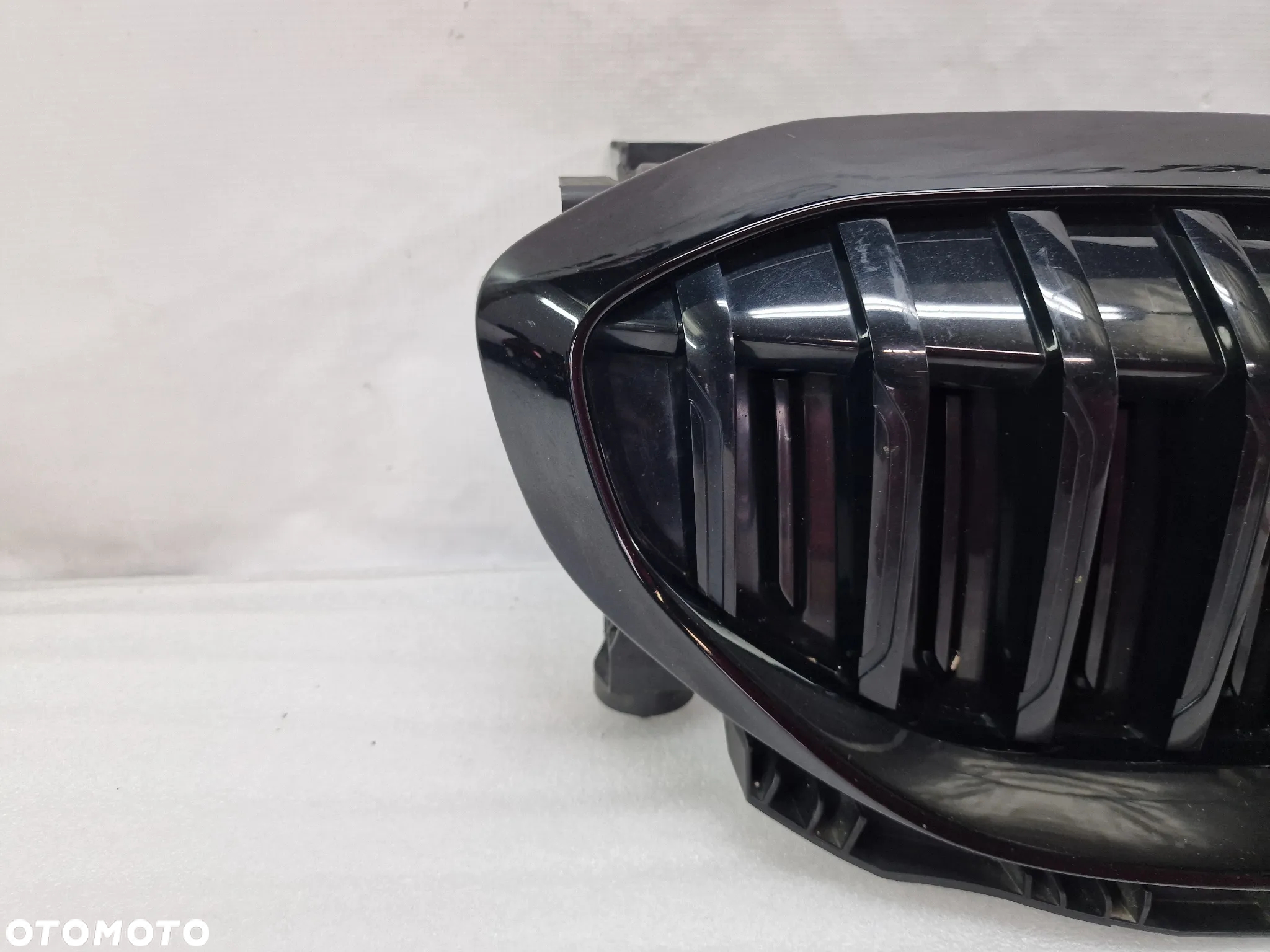 BMW G20 / G21 / G28 ATRAPA / GRILL ZDERZAKA PRZEDNIEGO PRZÓD + ŻALUZJA CZARNA W POŁYSKU , NR 187156-10 18715610 / 5A22C60 , NR AUKCJI GL703 - 2