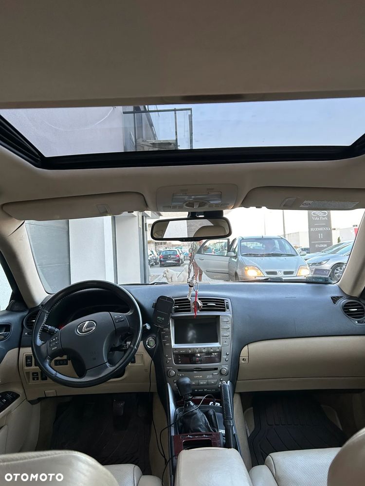 Lexus IS 220 D Prestige - 10