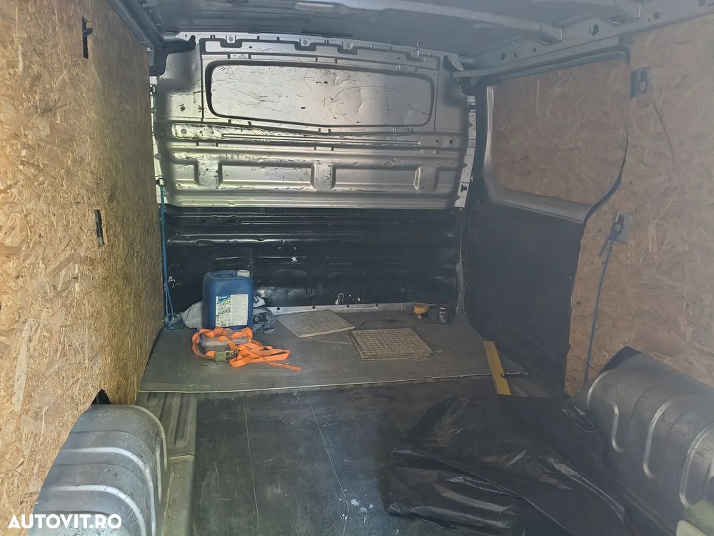 Renault TRAFIC - 8