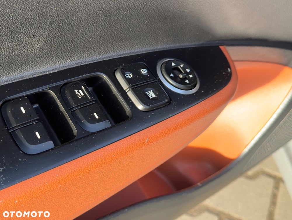 Hyundai i10 1.2 Fifa World Cup Edition - 11