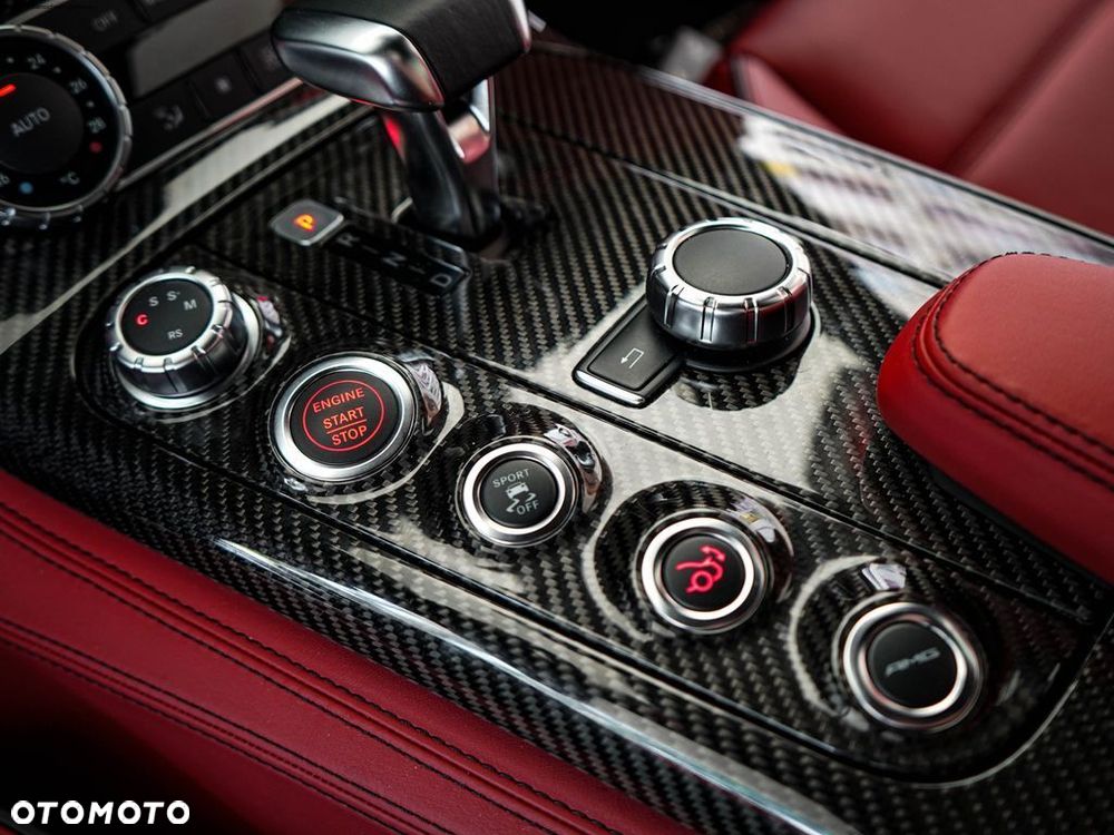 Mercedes-Benz SLS - 24