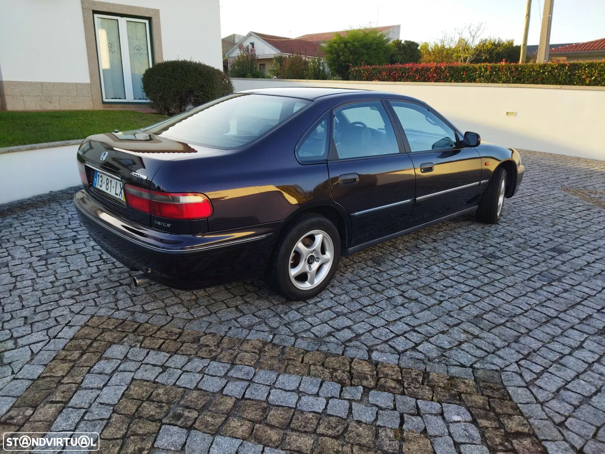 Honda Accord 1.8i LS - 1
