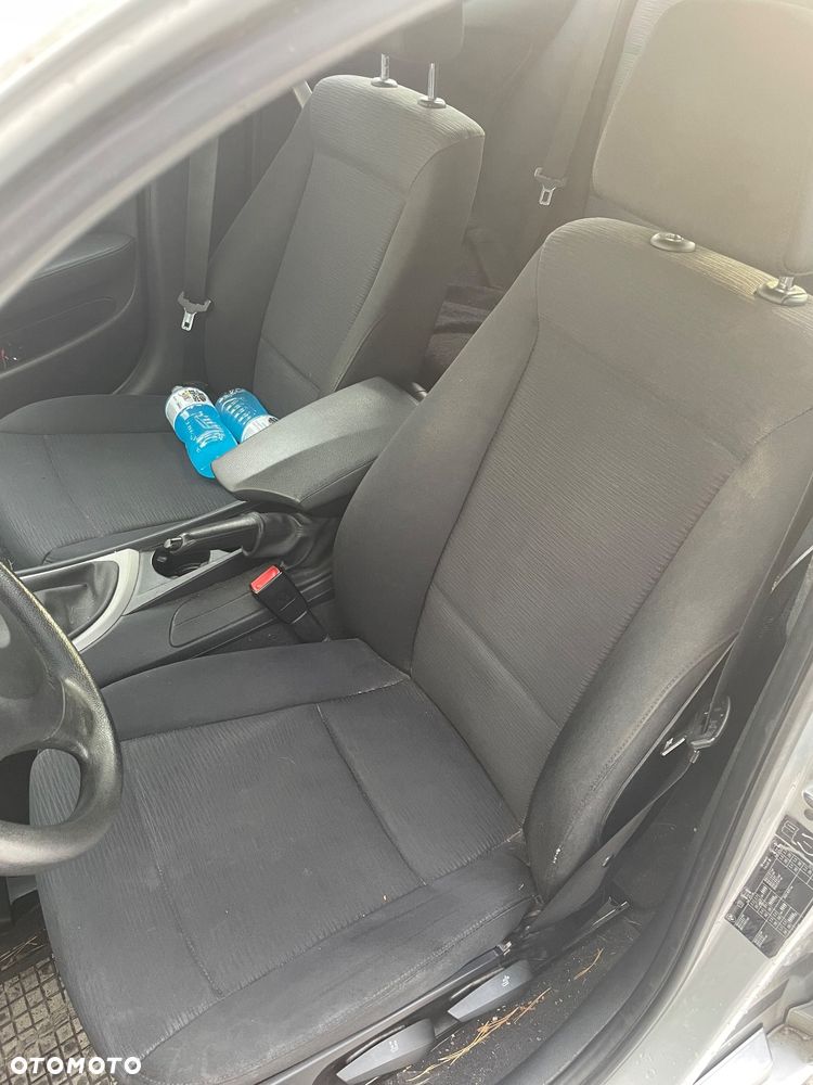 BMW Seria 1 118d DPF - 11