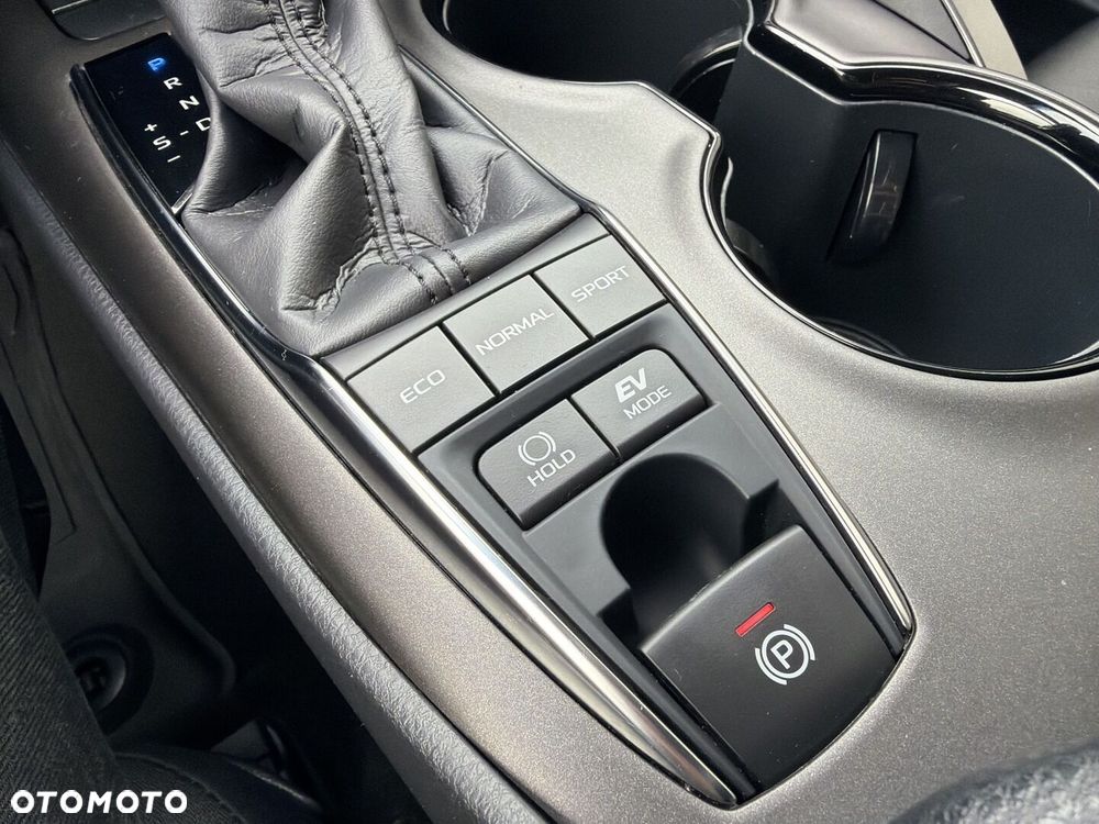 Toyota Camry 2.5 Hybrid Comfort CVT - 18