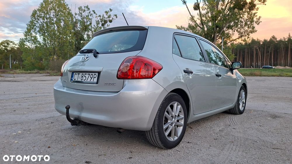 Toyota Auris 2009 photo 5