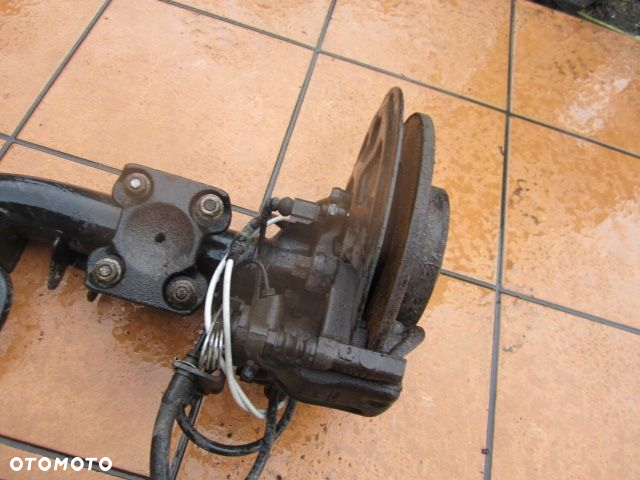 VW CADDY 2K5 LIFT BELKA TYŁ OŚ bez RESOR PODWÓJNY - 11