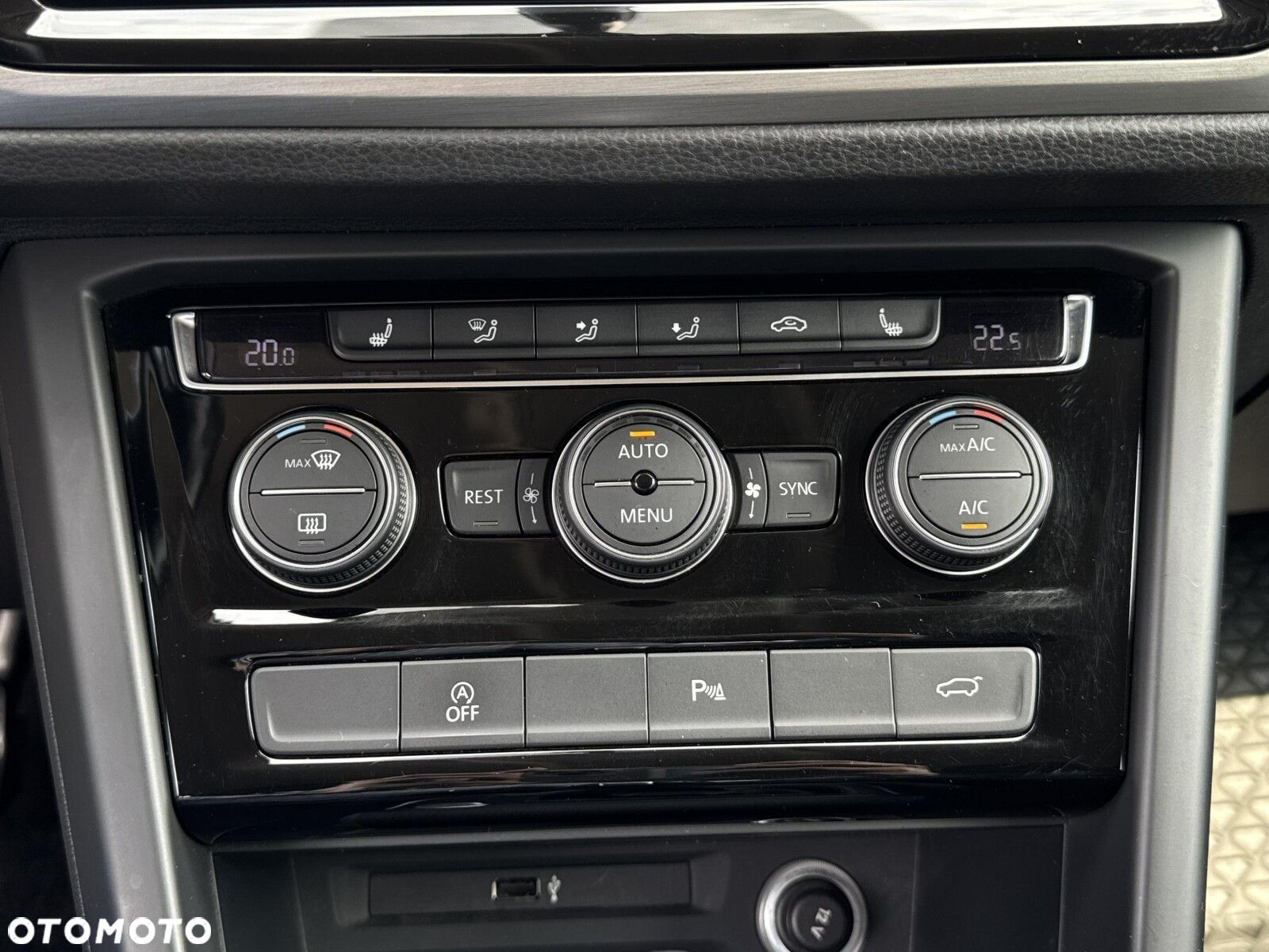 Volkswagen Touran 1.5 TSI EVO Comfortline DSG - 23