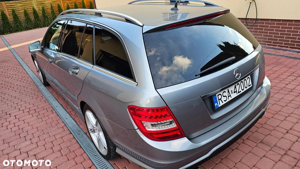 Mercedes-Benz Klasa C 350 T CDI DPF (BlueEFFICIENCY) 7G-TRONIC Avantgarde - 24