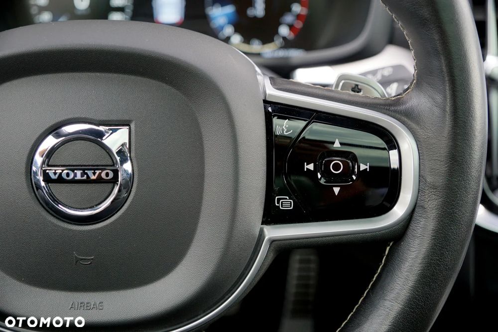 Volvo V60 T6 AWD R-Design - 31