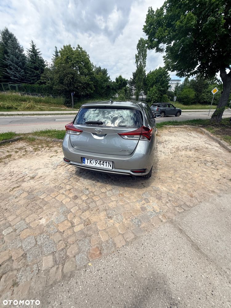 Toyota Auris 1.6 Premium MS - 11