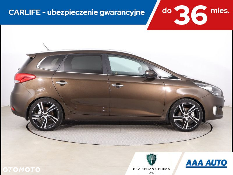 Kia Carens - 7