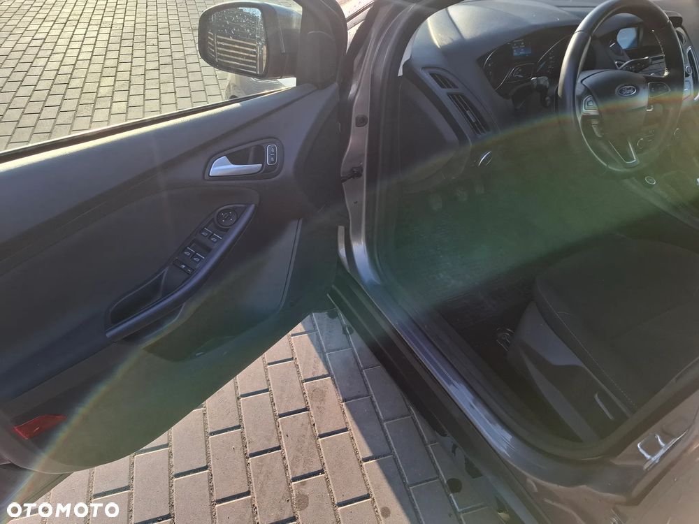 Ford Focus - 12