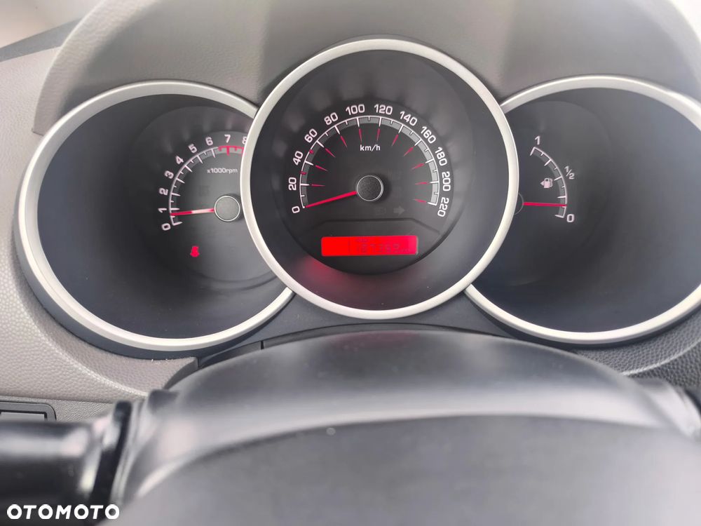 Kia Venga 1.4 M - 12
