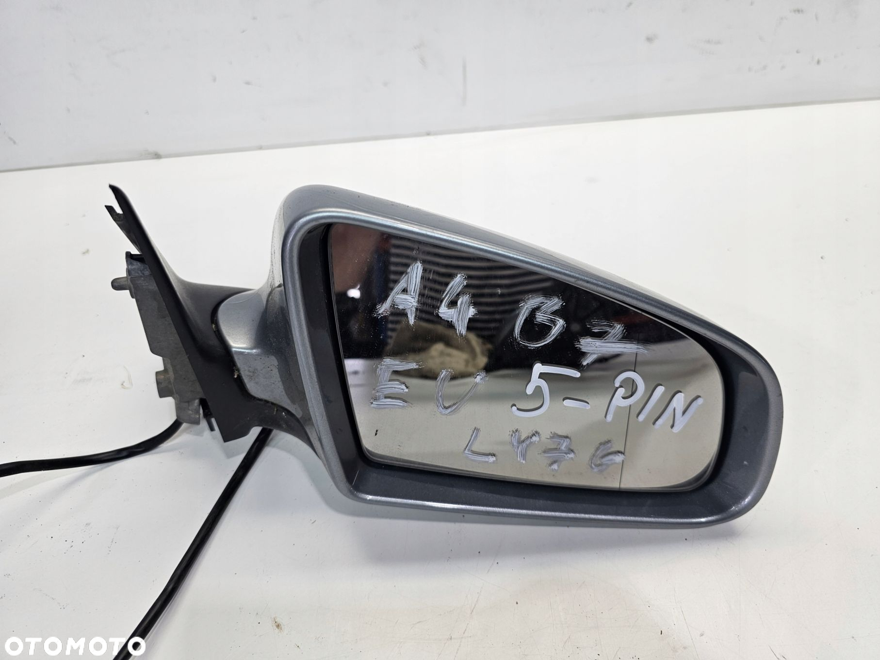 LUSTERKO ZEWNĘTRZNE PRAWE AUDI A4 B6 B7 5- PIN LY7G EUROPA - 2