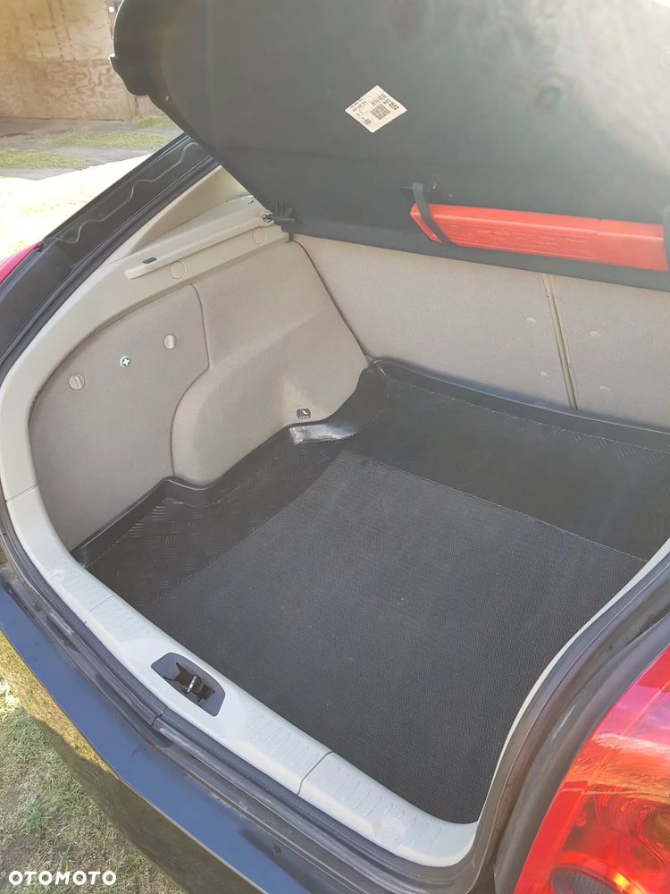 Nissan Primera - 16