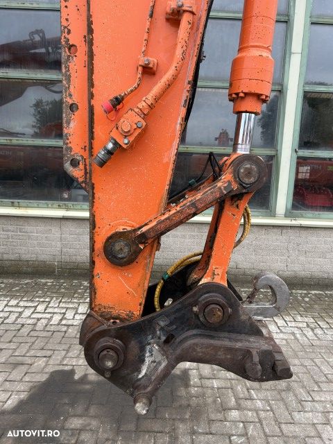 Hitachi ZX 210LC-3 - 11