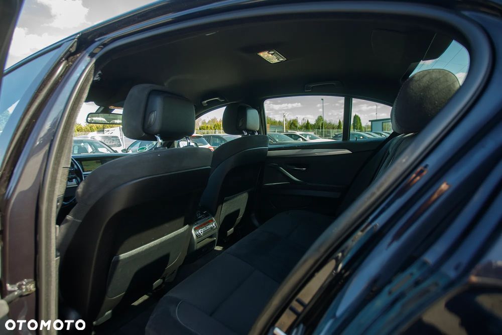 BMW Seria 5 530d Sport-Aut - 21