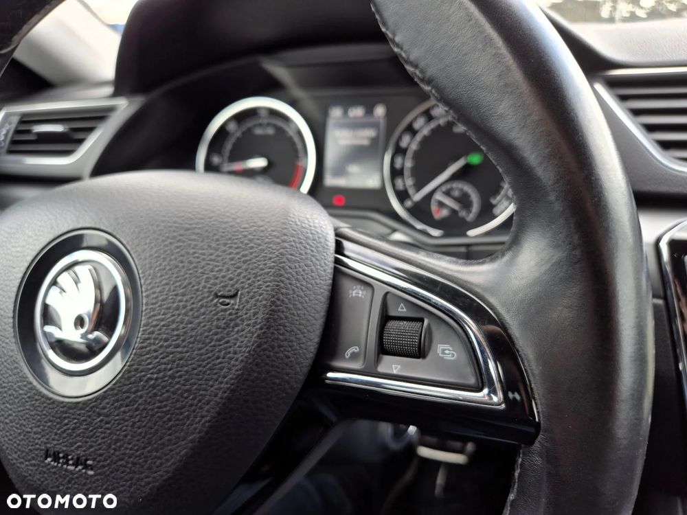 Skoda Superb 2.0 TDI 4x4 Style DSG - 27