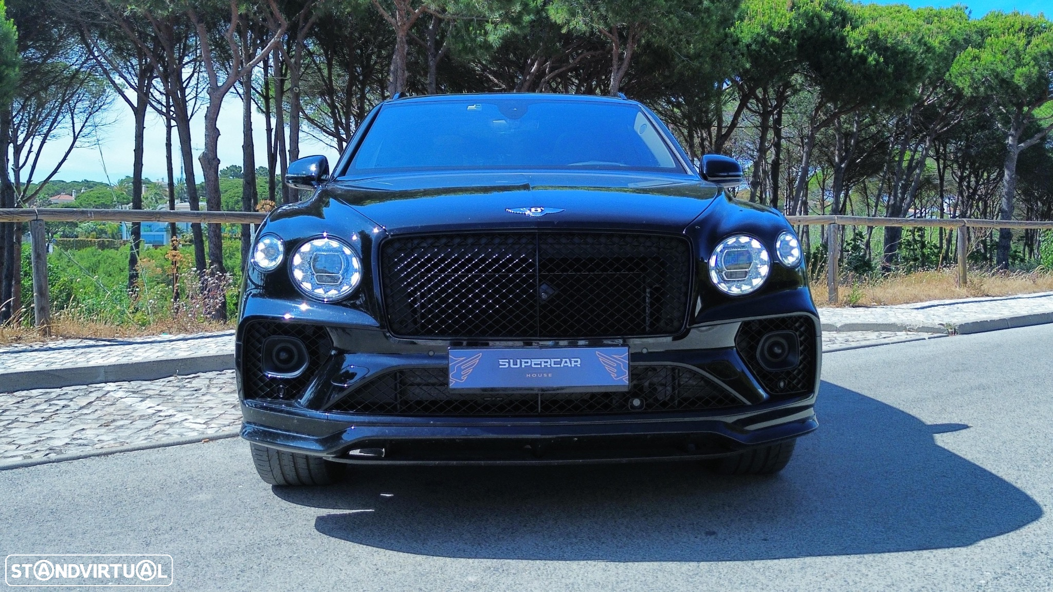 Bentley Bentayga - 28