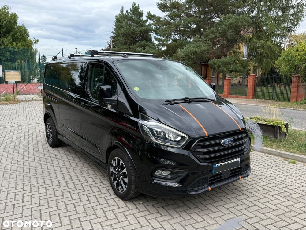 Ford Custom Sport - 1