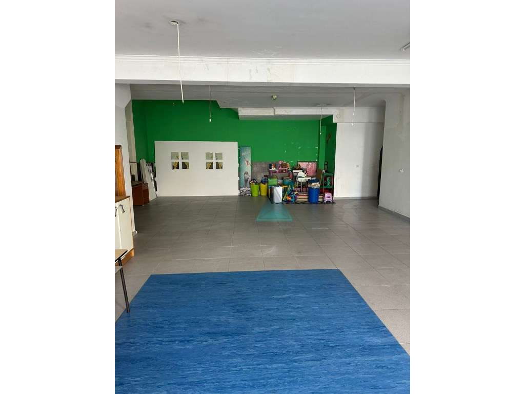 Espaço comercial com 101,36 m² Amadora situado no centro da Amadora - Grande imagem: 3/13