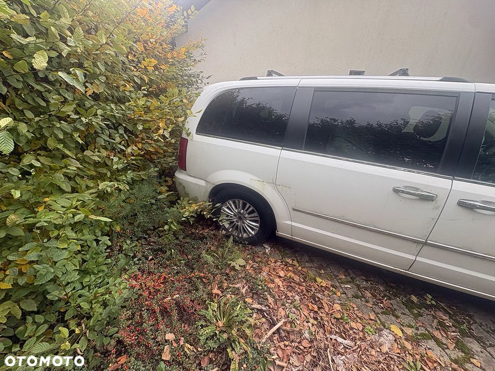 Lancia Voyager 2014 photo 5